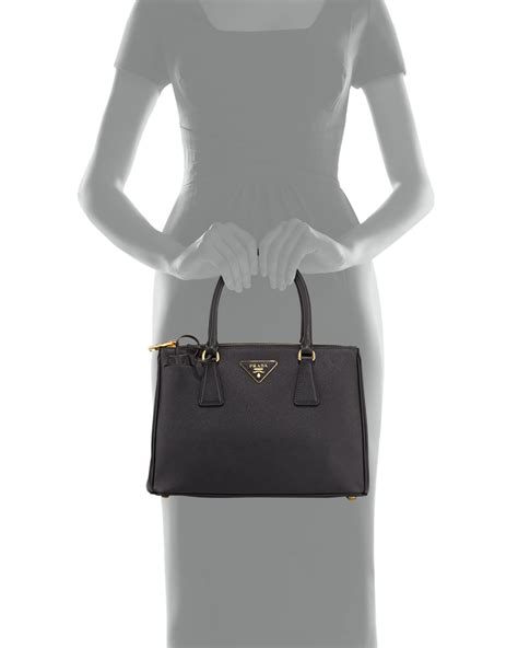 prada tote lux double zip medium saffiano leather nero black|prada saffiano lux tote small.